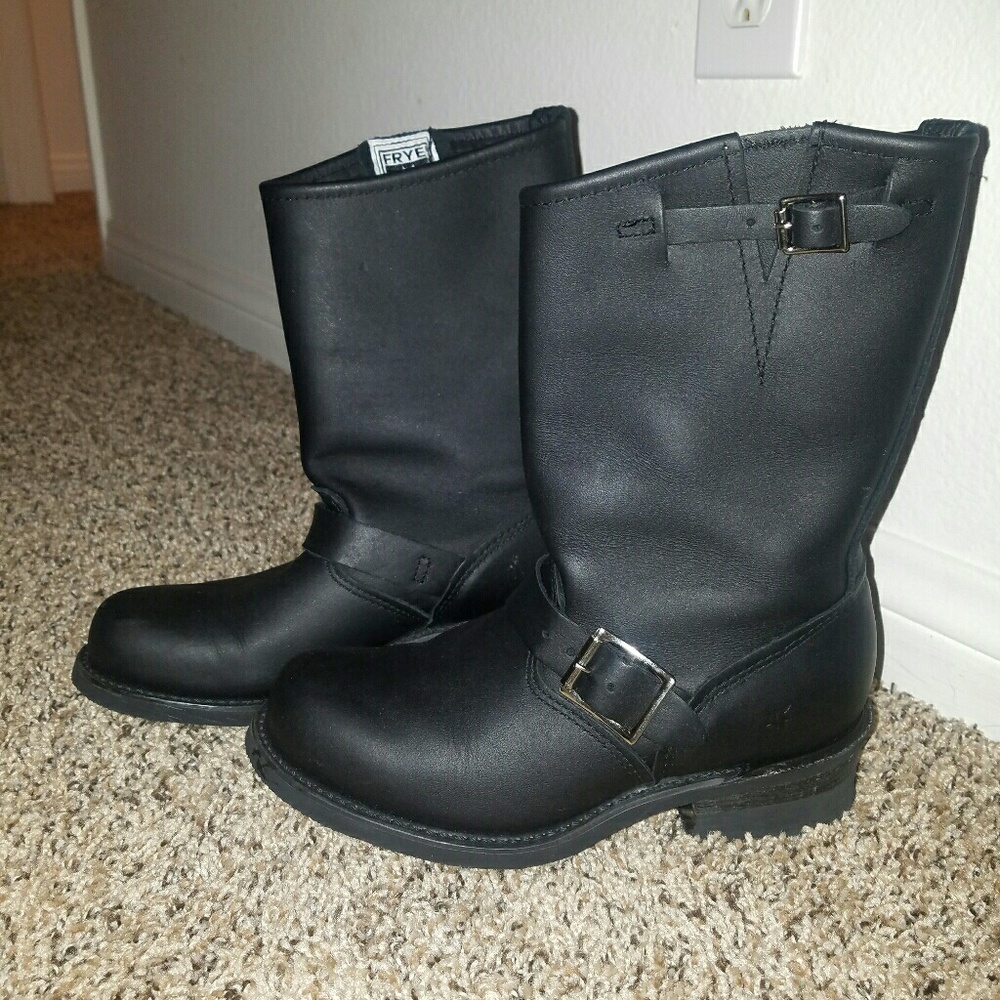 Frye engineer like new